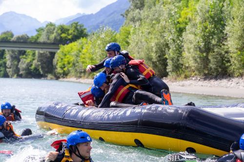Dopo rafting sul fiume Adda in Valtellina giochi e sfide tra gommoni