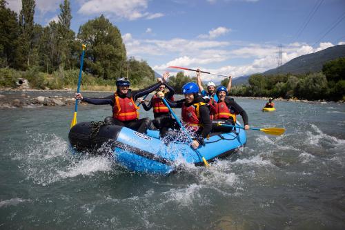 Rafting extreme fun tra sfide e discese lungo il fiume Adda in Valtellina