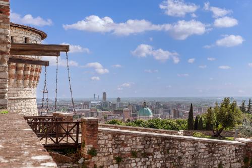 Vista sulla città dal Castello di Brescia in Lombardia uno dei luoghi dell'escape game urbano