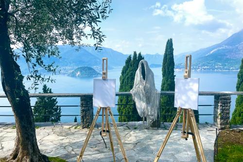 Lezione di pittura en plein air presso il Castello di Vezio in Lombardia sul Lago di Como con vista panoramica